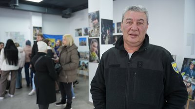 "Народжені на перемогу": у Вінниці презентували фотографії оборонців "Народжені на перемогу": у Вінниці презентували фотографії оборонців