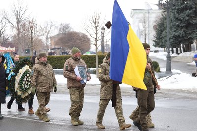 "На щиті": в місті на Черкащині попрощалися із захисником "На щиті": в місті на Черкащині попрощалися із захисником
