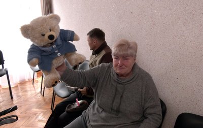Тонометр, кросівки і солодощі: в геріатричному пансіонаті у Луцьку — акція "Здійсни мрію" Тонометр, кросівки і солодощі: в геріатричному пансіонаті у Луцьку — акція "Здійсни мрію"