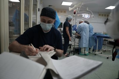 Ровесник незалежності. 35-річний анестезіолог з Дніпра про медицину, Майдан та мрії на майбутнє Ровесник незалежності. 35-річний анестезіолог з Дніпра про медицину, Майдан та мрії на майбутнє