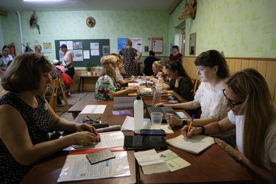 Евакуація у Херсоні: як мешканці мікрорайону Корабел облаштовуються у тимчасових притулках Евакуація у Херсоні: як мешканці мікрорайону Корабел облаштовуються у тимчасових притулках