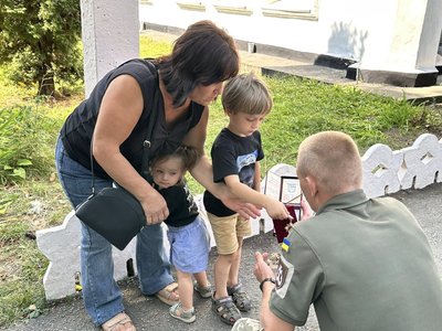 На Вінниччині на честь загиблого Михайла Насадюка відкрили пам'ятну дошку На Вінниччині на честь загиблого Михайла Насадюка відкрили пам'ятну дошку