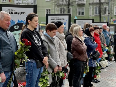 З військовим Сергієм Денисюком попрощались у Рівному З військовим Сергієм Денисюком попрощались у Рівному