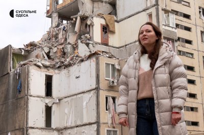 "Ми її витягнемо": історія жінки, яка втратила сім'ю, але вижила під завалами після удару по Одесі "Ми її витягнемо": історія жінки, яка втратила сім'ю, але вижила під завалами після удару по Одесі