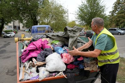 Василь Сливченко, водій сміттєвоза Василь Сливченко, водій сміттєвоза