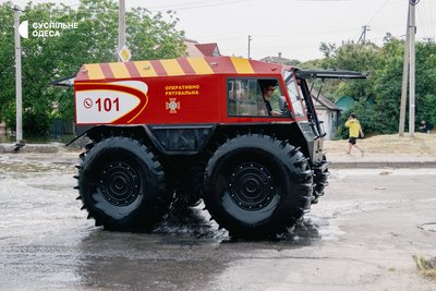 "Пострілів не боялись так, як оцього": як живе затоплений Херсон після підриву Каховської ГЕС