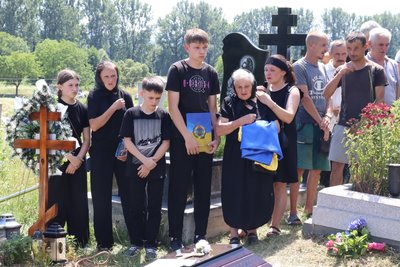 На Закарпатті попрощалися з полеглим захисником Іваном Повхом На Закарпатті попрощалися з полеглим захисником Іваном Повхом