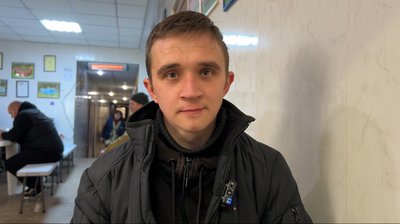 "Квартира розбита, немає нічого" — евакуйовані з Донеччини, які перебувають у транзитному центрі Дніпропетровщини "Квартира розбита, немає нічого" — евакуйовані з Донеччини, які перебувають у транзитному центрі Дніпропетровщини