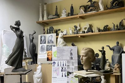 В Одесі виконком затвердив проєкт пам’ятника Лесі Українці: автор доопрацьовує скульптуру. В Одесі виконком затвердив проєкт пам’ятника Лесі Українці: автор доопрацьовує скульптуру.