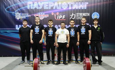 Спортсмени з Тернопільщини вибороли медалі на чемпіонаті України з пауерліфтингу, жовтень 2024