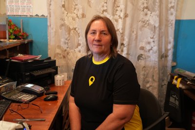 "Ми за пошту зубами гризти будемо". Як працює остання поштарка в прифронтовій Гаврилівці на СИнельниківщині "Ми за пошту зубами гризти будемо". Як працює остання поштарка в прифронтовій Гаврилівці на СИнельниківщині