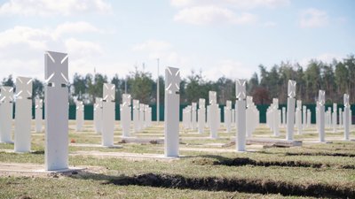 Тіло невідомого солдата привезли з Рівненщини на Київщину для поховання Тіло невідомого солдата привезли з Рівненщини на Київщину для поховання
