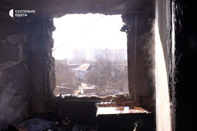 "Всі були у крові": як оговтувалися мешканці будинку в Одесі після влучання БпЛА "Всі були у крові": як оговтувалися мешканці будинку в Одесі після влучання БпЛА