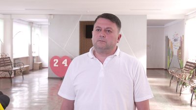 Батьки деяких учнів проти, аби їхні діти проходили через металодетектор у гімназії в Рівному