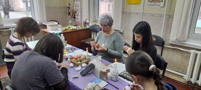 Прикрашання яєць до Великодня Прикрашання яєць до Великодня