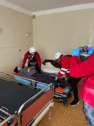 З Херсона на Львівщину відбулася наймасовіша евакуація хворих З Херсона на Львівщину відбулася наймасовіша евакуація хворих