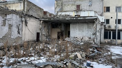 Розбитий ракетами С-300 фітнес-клуб у Харкові Розбитий ракетами С-300 фітнес-клуб у Харкові
