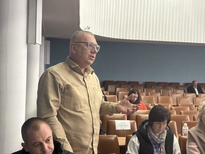 Службове житло та надбавки: у Бердичеві ухвалили програму підтримки лікарів Службове житло та надбавки: у Бердичеві ухвалили програму підтримки лікарів