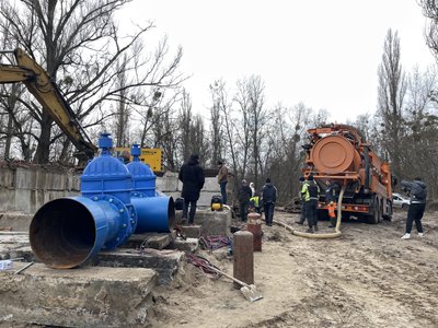 Частина Полтави другий день без води: на якому етапі ремонт каналізаційного колектора Частина Полтави другий день без води: на якому етапі ремонт каналізаційного колектора