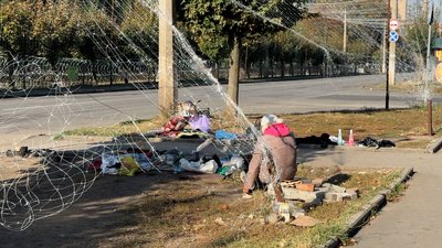 «Розпродамся та поїду»: як у Краматорську під обстрілами працює барахолка «Розпродамся та поїду»: як у Краматорську під обстрілами працює барахолка