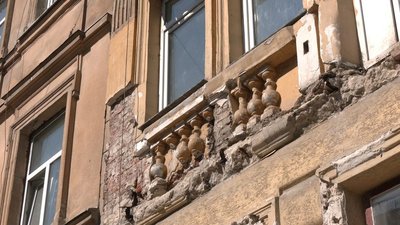 У центрі Львова відновили балкон, який обвалився влітку У центрі Львова відновили балкон, який обвалився влітку