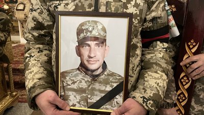 У Полтаві прощаються з трьома загиблими військовими