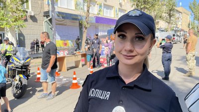 Начальниця відділу зв'язків з громадськістю патрульної поліції області Юлія Рябоконь Начальниця відділу зв'язків з громадськістю патрульної поліції області Юлія Рябоконь
