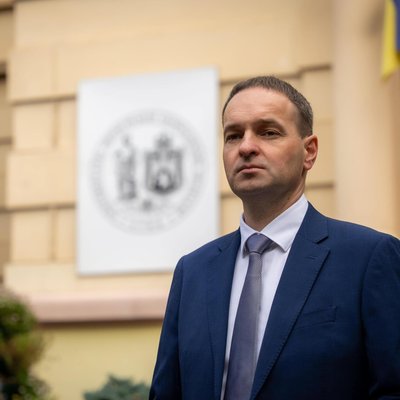 До Дня Конституції державними нагородами відзначили вісьмох представників Львівщини До Дня Конституції державними нагородами відзначили вісьмох представників Львівщини