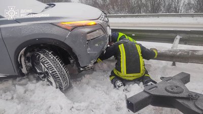Хуртовина на Рівненщині: що відомо про стан доріг зранку 8 січня Хуртовина на Рівненщині: що відомо про стан доріг зранку 8 січня