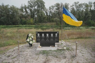 Меморіал пам'яті захисників Протопопівки на Харківщині, серпень 2025 року Меморіал пам'яті захисників Протопопівки на Харківщині, серпень 2025 року