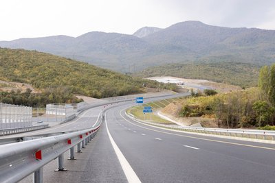 RFnıñ cenk ve mudafaa masrafları sebebinden Qırımda yol asfalt qoyulması 2027 senesine qaldıralar RFnıñ cenk ve mudafaa masrafları sebebinden Qırımda yol asfalt qoyulması 2027 senesine qaldıralar