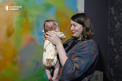 Анна і Афіна. Материнство під час обстрілів і в блекаут Анна і Афіна. Материнство під час обстрілів і в блекаут