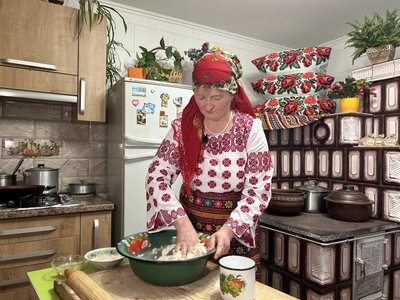 Жителька Копачинців Уляна Ступар Жителька Копачинців Уляна Ступар