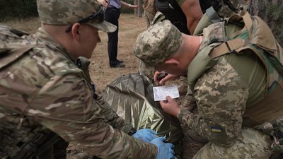 Тактика, мінно-вибухова справа та тактична медицина: на Чернігівщині пройшло навчання новобранців прикордонного загону Тактика, мінно-вибухова справа та тактична медицина: на Чернігівщині пройшло навчання новобранців прикордонного загону