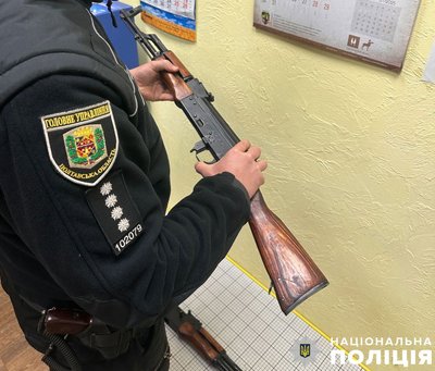 На Полтавщині понад пів сотні людей задекларували знайдену зброю На Полтавщині понад пів сотні людей задекларували знайдену зброю