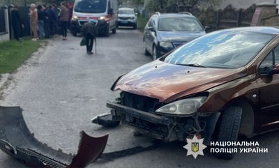 Фото з місця ДТП в селі Полтва Золочівського району Фото з місця ДТП в селі Полтва Золочівського району