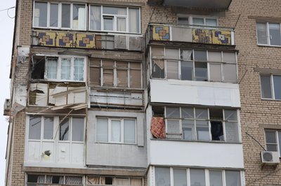 Артилерією по багатоповерхівках Артилерією по багатоповерхівках
