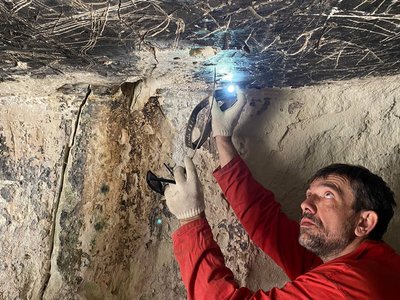 У печерах на Вінниччині знайшли наскельні зображення У печерах на Вінниччині знайшли наскельні зображення