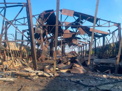 РФ масовано атакувала Тростянець: що відомо