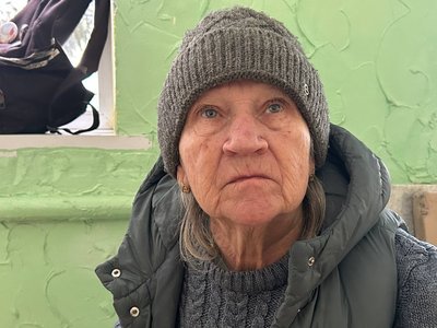 Виїхали, коли армія РФ зруйнувала будинки. У транзитному центрі Павлограда евакуйовані з Донеччини чекають на розселення Виїхали, коли армія РФ зруйнувала будинки. У транзитному центрі Павлограда евакуйовані з Донеччини чекають на розселення