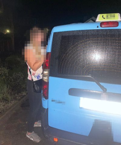 Підозрюють у сутенерстві: у Житомирі затримали та оголосили підозру місцевому таксисту Підозрюють у сутенерстві: у Житомирі затримали та оголосили підозру місцевому таксисту