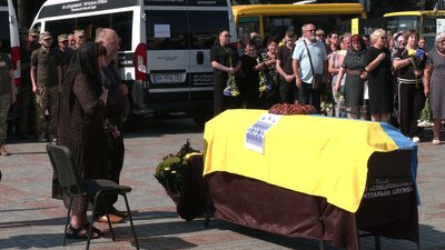 З військовослужбовцями Євгеном Кісельовим та Євгеном Ковальчуком попрощалися у Рівному З військовослужбовцями Євгеном Кісельовим та Євгеном Ковальчуком попрощалися у Рівному