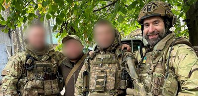руслан пелехатий, військовий з побратимами руслан пелехатий, військовий з побратимами