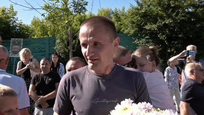 Луцьк зустрів двох звільнених з полону РФ військових 14 бригади Луцьк зустрів двох звільнених з полону РФ військових 14 бригади