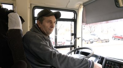Битва за пасажирів: у Черкасах на одному маршруті працює два перевізники Битва за пасажирів: у Черкасах на одному маршруті працює два перевізники