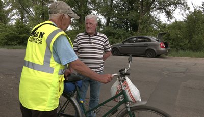 Через п'ять областей у сандалях на велосипеді, аби допомогти ЗСУ: Черкащиною проїхав полтавський волонтер Через п'ять областей у сандалях на велосипеді, аби допомогти ЗСУ: Черкащиною проїхав полтавський волонтер