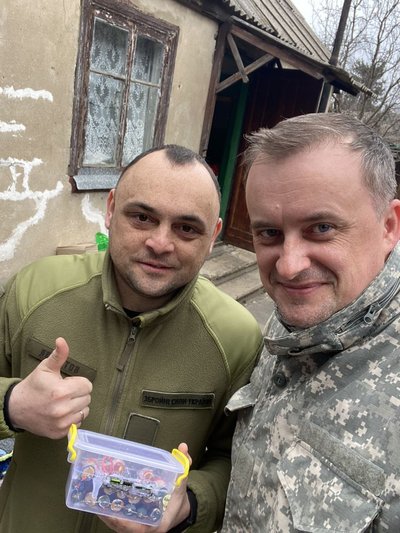 Павербанки для військових із використаних електронних сигарет зробили школярі з Коростишева Павербанки для військових із використаних електронних сигарет зробили школярі з Коростишева