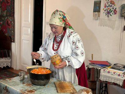 «Бовсунівським бабусям» — 20 років: як колектив зберігає автентичні пісні Житомирського Полісся