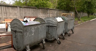 Немає як сортувати сміття: куди в Черкасах зникли контейнери для збору склотари Немає як сортувати сміття: куди в Черкасах зникли контейнери для збору склотари