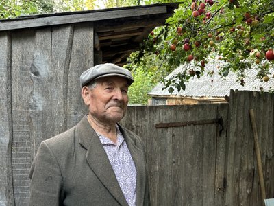Троє людей серед порожніх хат: історія родини, яка живе у хуторі Хоменкове на Кролевеччині Троє людей серед порожніх хат: історія родини, яка живе у хуторі Хоменкове на Кролевеччині